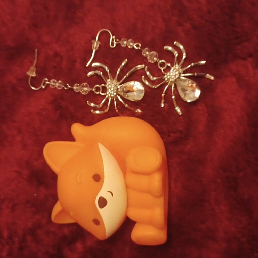 🆕️2/$12 Spider Drop Earrings in Crystal White Clear Cute Halloween